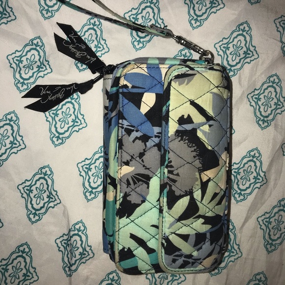 Vera Bradley wristlet - Picture 2 of 4